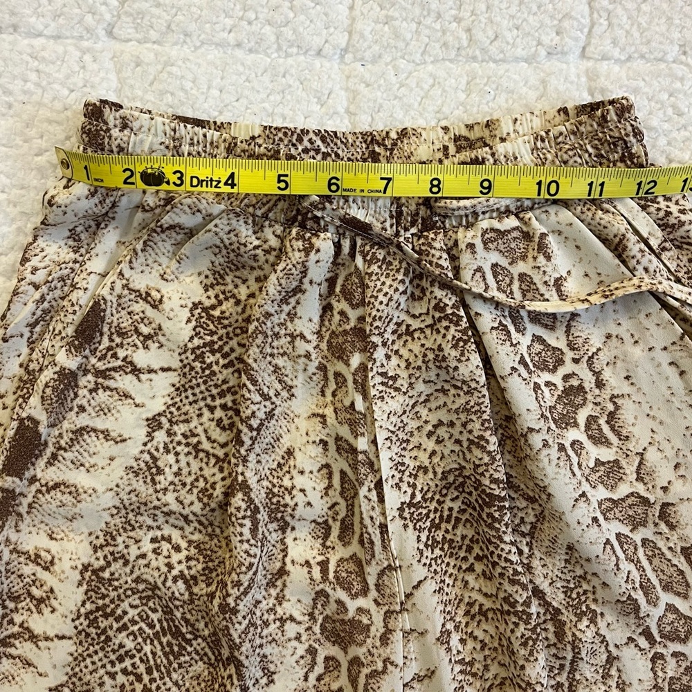 Pretty Little Thing snakeskin print pants - Picture 9 of 10